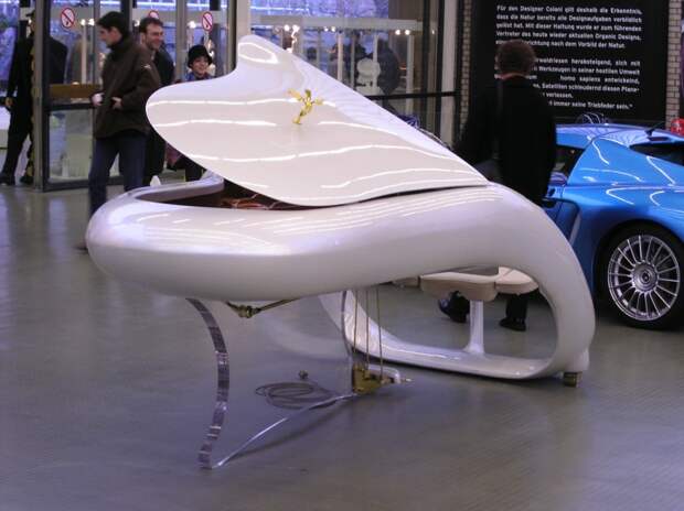 Рояль Schimmel Pegasus Grand Piano от Луиджи Колани. Фото