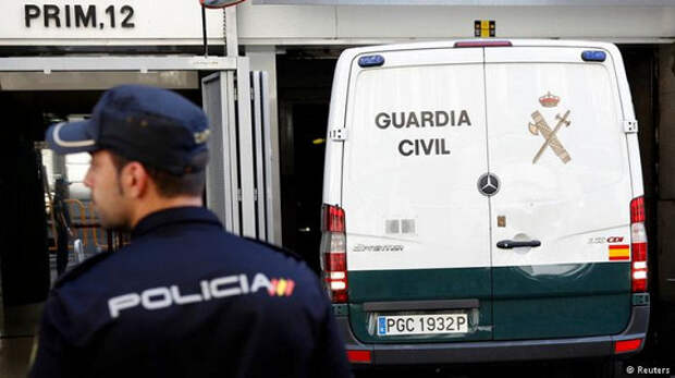 В Барселоне автомобиль сбил трех полицейских