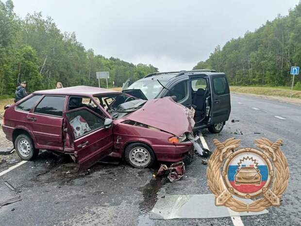 Два человека покалечились в массовом ДТП с тремя машинами под Саратовом