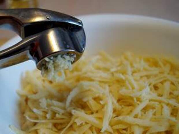 Пошаговый рецепт: Котлеты из крабовых палочек с сыром - Шаг 5