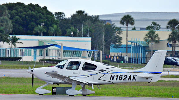 Parisien: во Франции разбился учебный самолёт ВВС