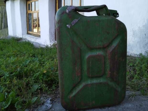 Пьяный житель Саратовской области поджег дом соседей с детьми