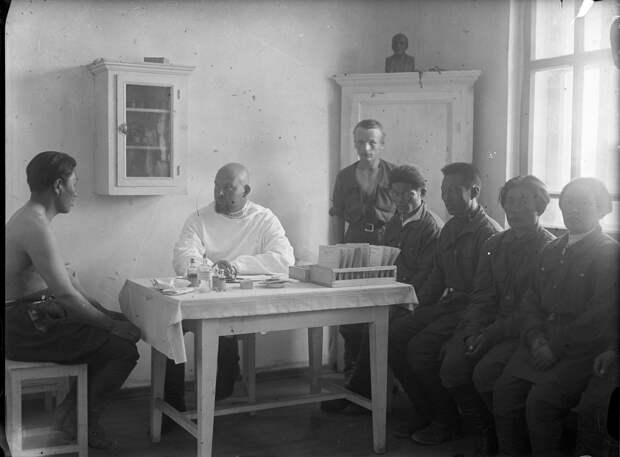 Советские врачи