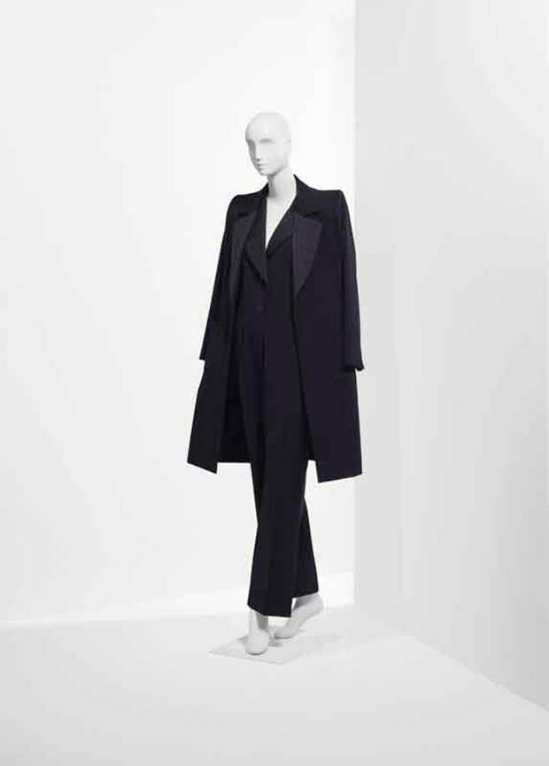 Смотрите, какие наряды Yves Saint Laurent продает Катрин Денев (фото 11)