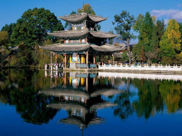 Deyue_Pavilion_Black_Dragon_Pool_Park_Beijing_China (700x525, 155Kb)