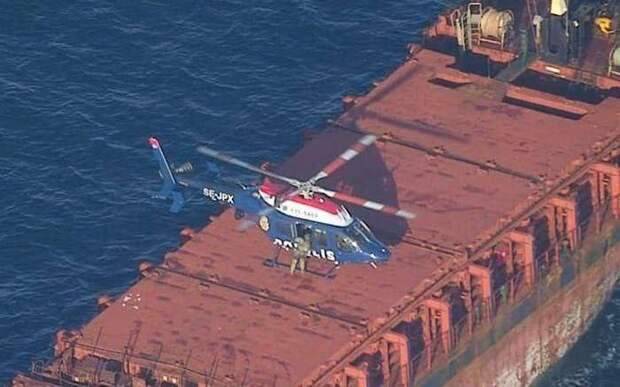 Швеция захватила танкер, идущий в Санкт-Петербург: судно находилось под санкциями Украины