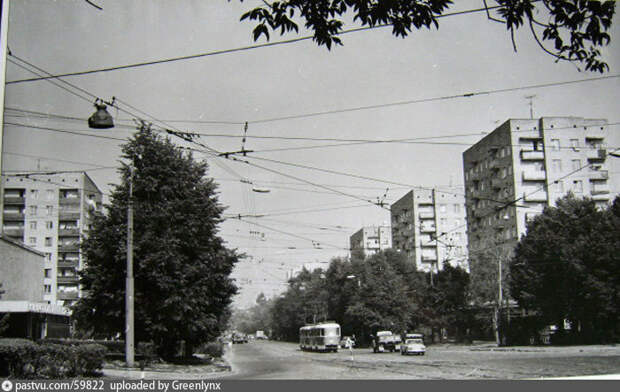 Вид на улицу Шаболовка около Серпуховского вала, 1980. С сайта www.pastvu.com.