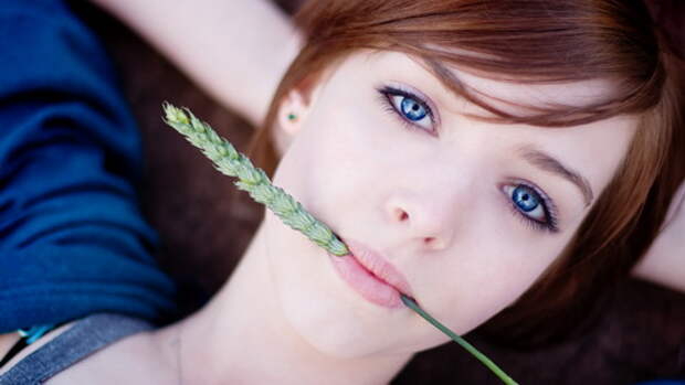 6940-704-girl-portrait