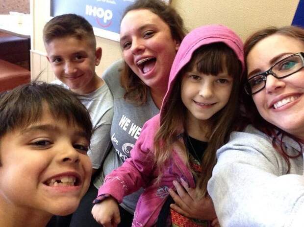 дань памяти девочка умерла от рака, 7-летняя девочка умерла от рака мозга, история болезни девочка рак мозга