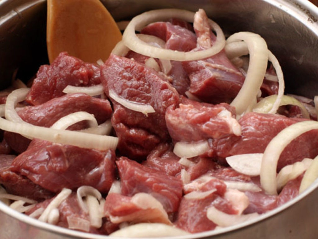 5 универсальных маринадов, которые подойдут к любому мясу