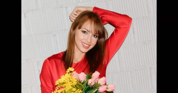 Полина Диброва "отметила развод" Романа Товстика в клубе