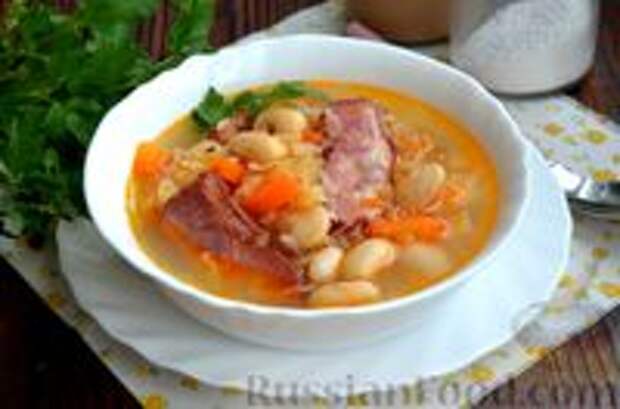Фото к рецепту: Зганянка (суп с копчёными рёбрышками, квашеной капустой и фасолью)