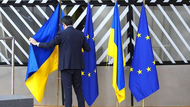 Захарова назвала отношения между Евросоюзом и Украиной трагикомедией