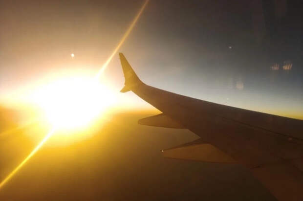 В США пассажирка самолёта умерла во сне, положив голову на плечо матери