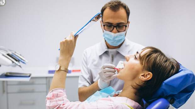 Отчаявшийся британец вырвал себе пять зубов плоскогубцами из-за огромных очередей к стоматологу