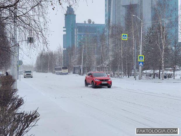 Власти Сургута оказались не готовы к снегопаду в середине апреля