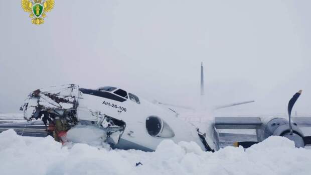 Самолёт «Ютейр» разрушился при посадке на Ямале, есть пострадавшие