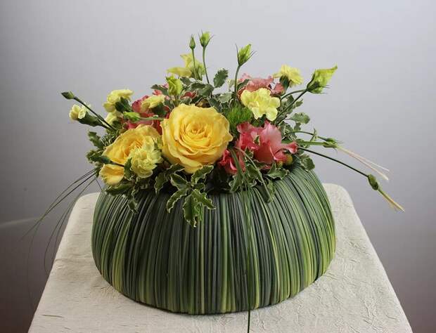 Влияние сезонности на выбор цветов и стилей в современной флористике