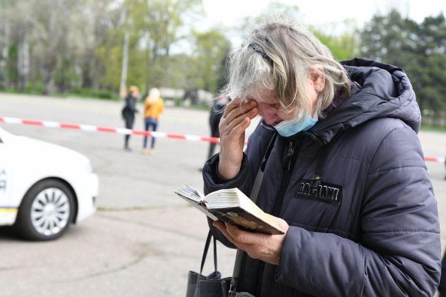 Тысячи цветов у Дома профсоюзов — это кошмар украинской власти, — фоторепортаж