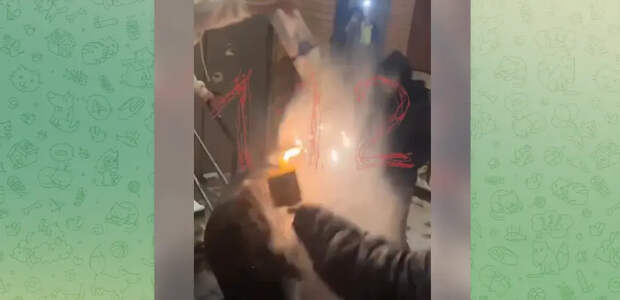 112: в Москве подростки едва не сожгли именинницу в день рождения