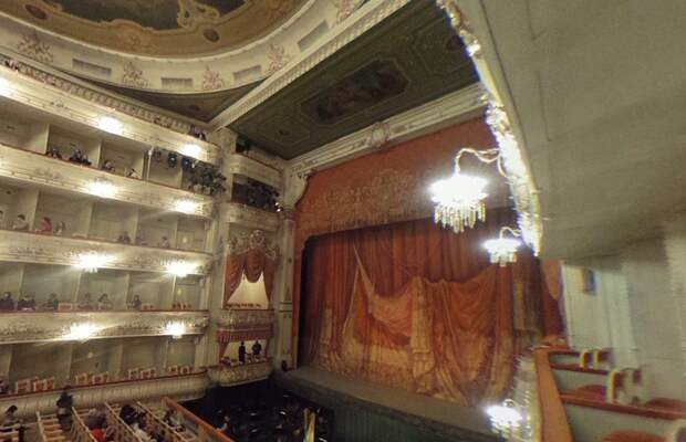 Смольный: Михайловский театр получит обновление при новом руководстве