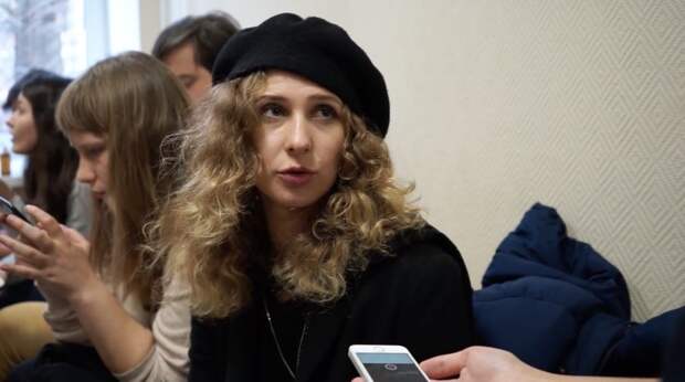 В Москве задержали участницу Pussy Riot В Москве задержали участницу Pussy Riot