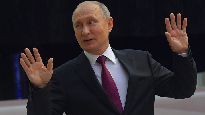 Запад в ужасе молчит об этой теме. А Путин колко пошутил без цензуры.