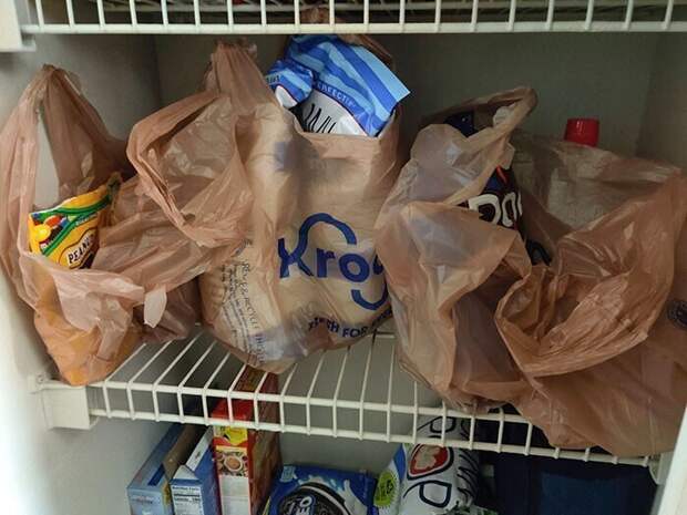 "Я попросил подружку разложить продукты в холодильнике"