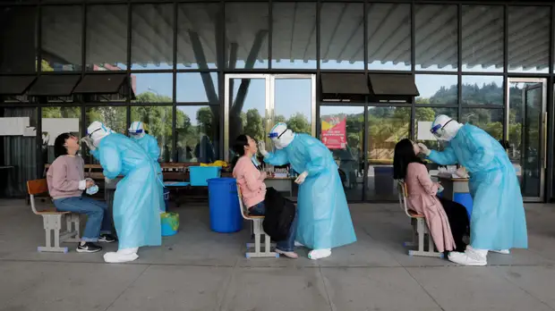 В КНР за сутки выявили 67 новых носителей коронавируса