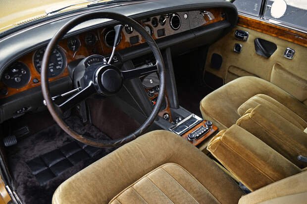 Bentley T 1974 года с велюровым салоном велюр, кожанный салон, салон