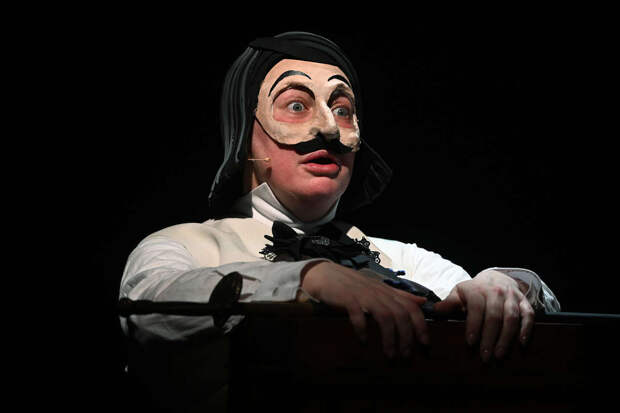 Москвичам посоветовали смотреть "Макбет" и "Каренину" в театрах