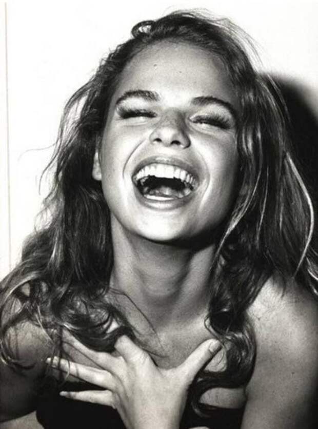 Девушка смеется (32 фото) (с изображениями) | Счастливые девушки ...
