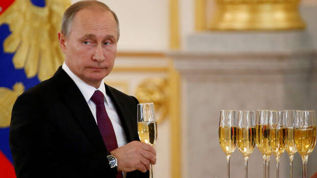 Observer: «поддержав» демократов на выборах, Путин парализует США до 2020 года
