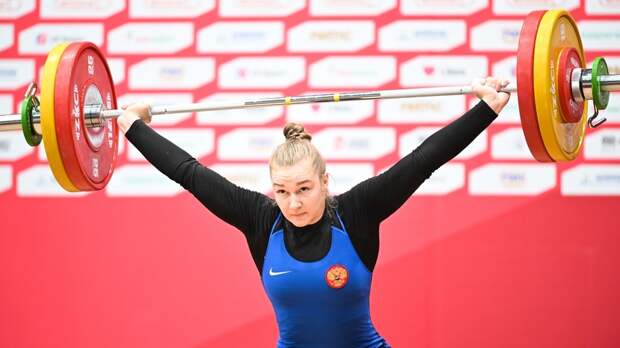 Тяжелоатлетка Груздова завоевала серебро на Играх БРИКС