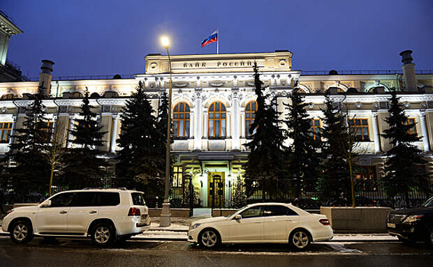 Центральный банк заявил о падении профицита внешней торговли