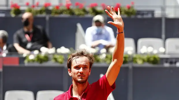 Медведев проиграл Гарину и вылетел из турнира категории «Мастерс» в Мадриде