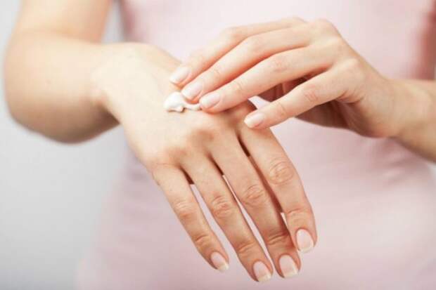 Home-Remedies-For-Dry-Skin-on-Hands