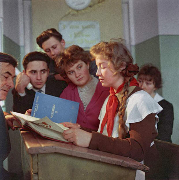 Чем занимались советские дети после школы?