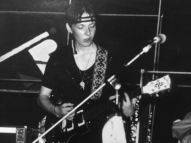 Группа «Метро», гитарист – Макс Ильин