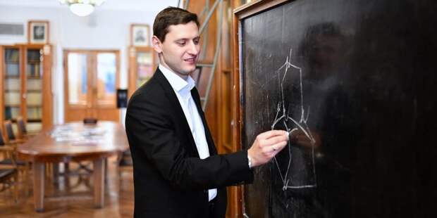 Собянин вручил премии правительства Москвы за 2020 год молодым ученым. Фото: Ю.Иванко, mos.ru