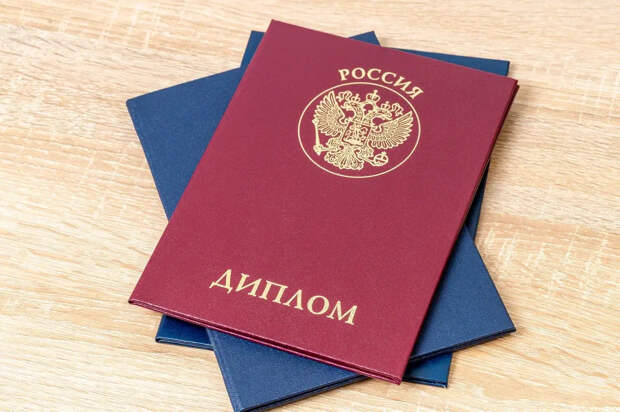 Треть выпускников вузов избыточно образованы и работают не по профилю