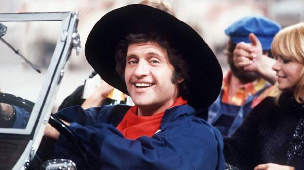 Жизнеутверждающая меланхолия: 85 лет со дня рождения Джо Дассена