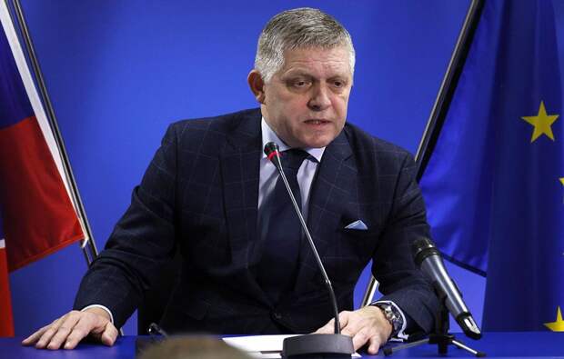 «Мы в глубокой заднице»: Фицо в грубой форме предостерег страны НАТО от отправки военных на Украину