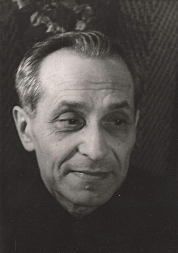 f0ebc888d0db44e0282f0cdeb8fbd039_Михаил Зощенко.jpg
