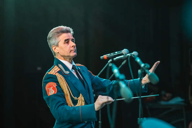 Несокрушимая и легендарная: В Твери выступил ансамбль песни и пляски Российской Армии имени А.В. Александрова Несокрушимая и легендарная: В Твери выступил ансамбль песни и пляски Российской Армии имени А.В. Александрова