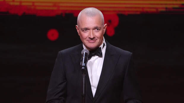 Егор Бероев удивил неожиданным образом на красной дорожке нового фильма