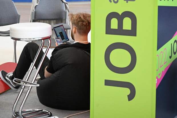 Россиян предостерегли от частой смены работы