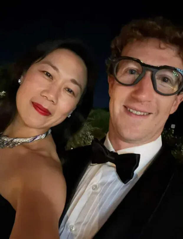 Марк Цукерберг с женой