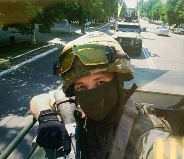 В разрушенном аэропорту Луганска вывесили фото Протасевича, как и просил ЕС