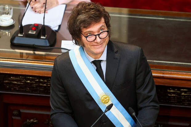 В конгрессе Аргентины одобрили передачу президенту Милею контроля над экономикой